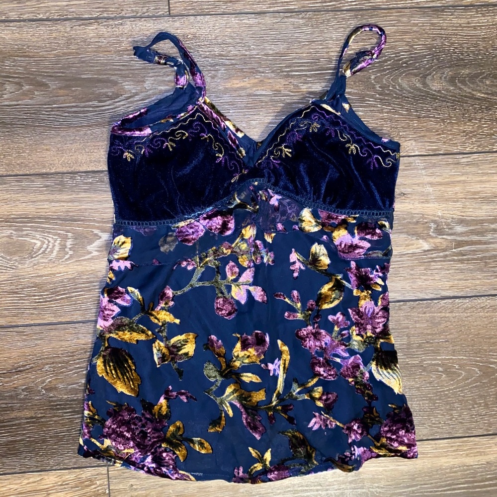 •NEW!• Velvet floral camisole tank